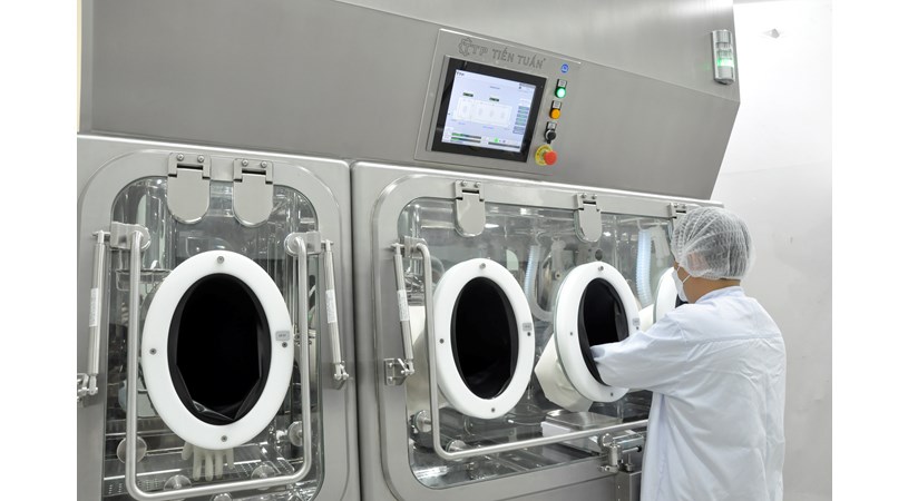 Dispensing Isolator
